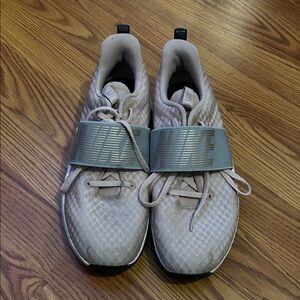 Nike Women’s Light Pink Athletic Shoes